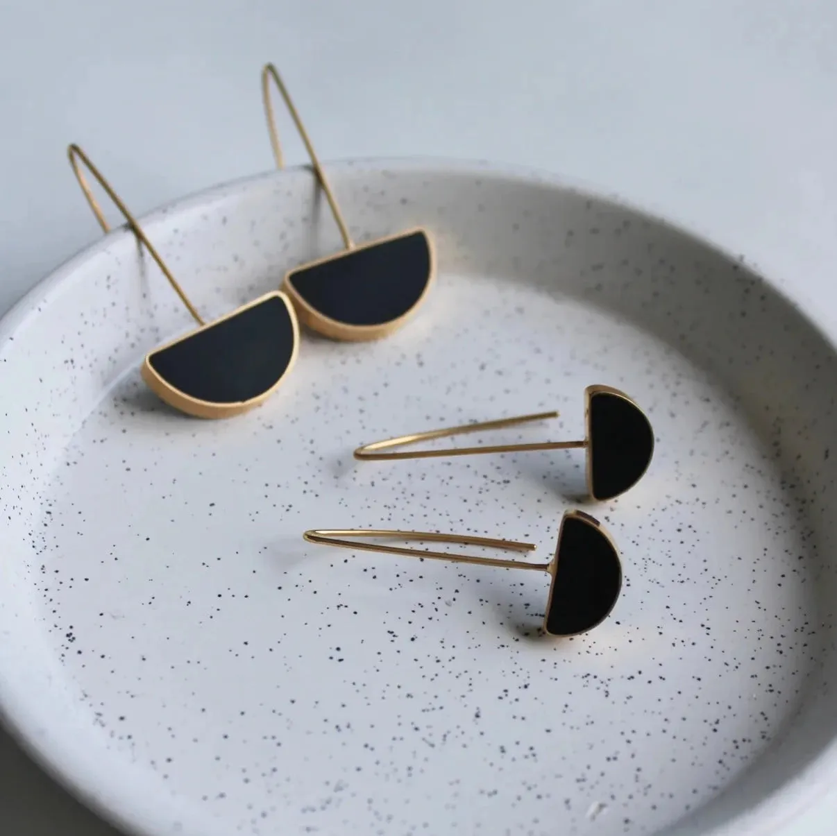 Arc Black Drop Earrings - Gold