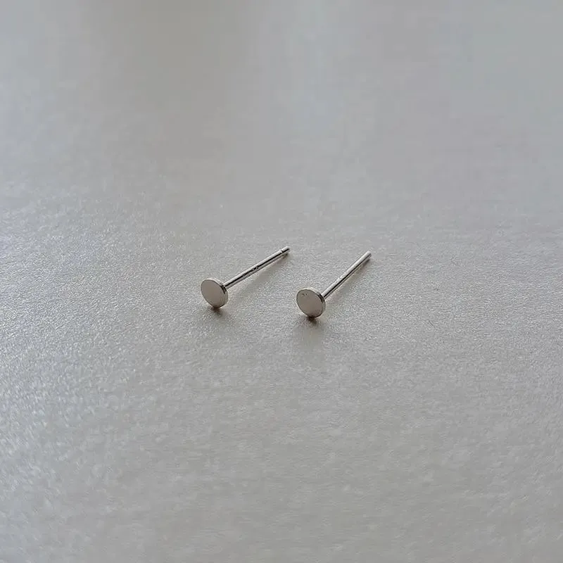 Simple Small Ear Studs