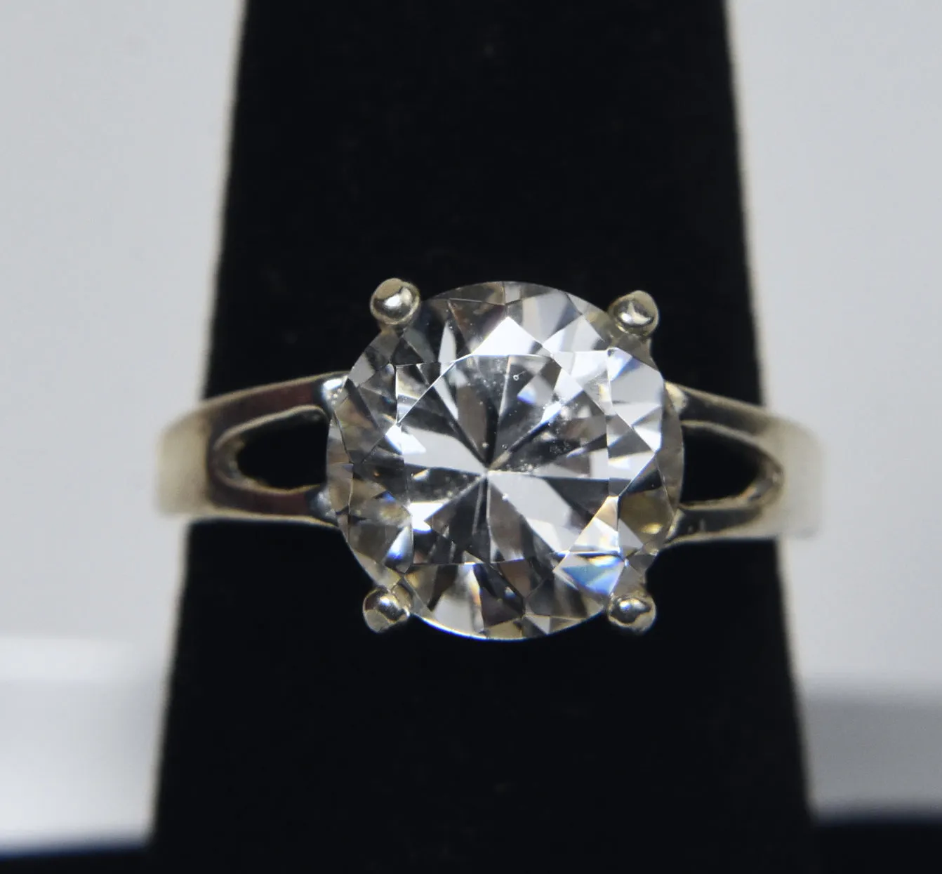 Sterling Silver Large Cubic Zirconia Ring - Size 6.75